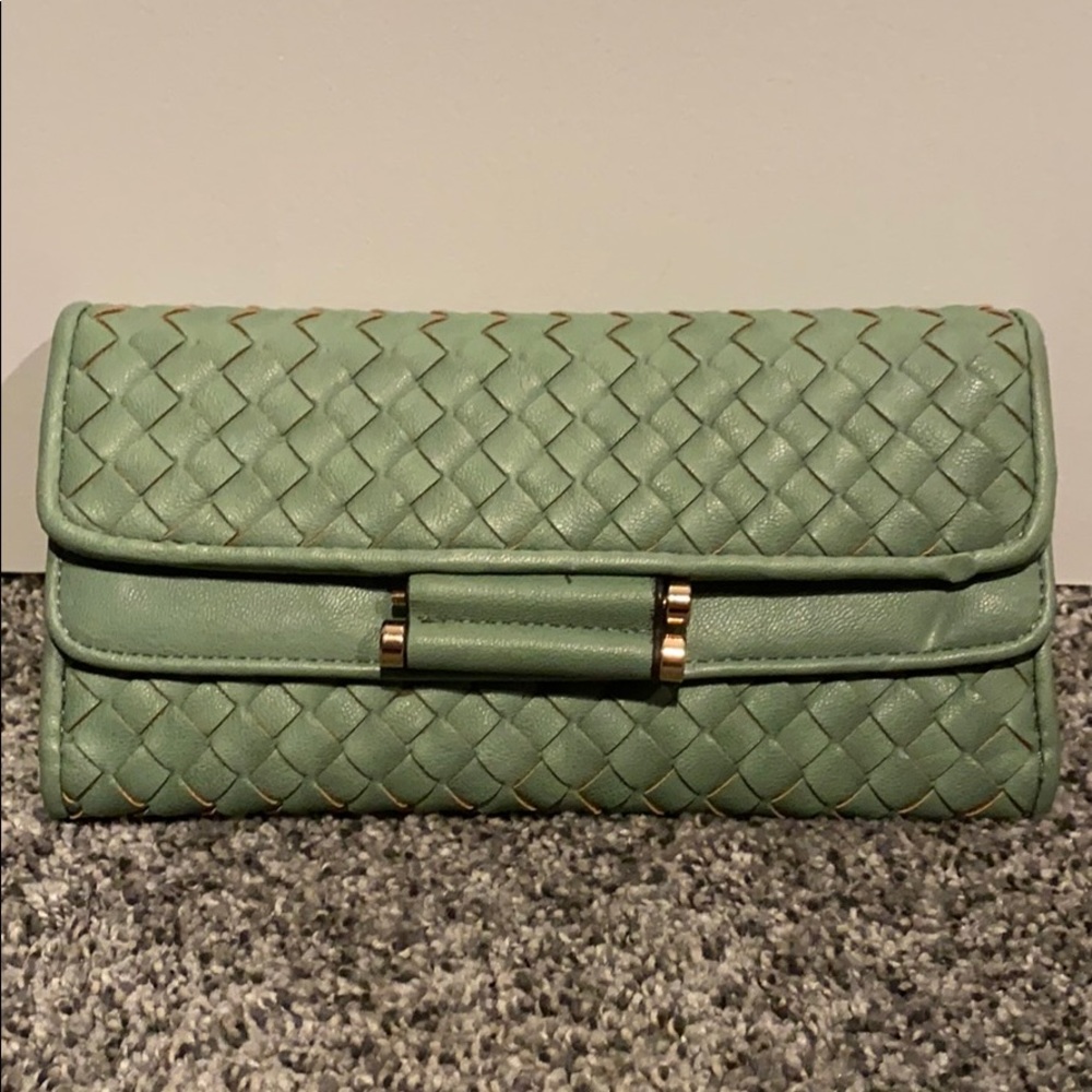 Weaved wallet